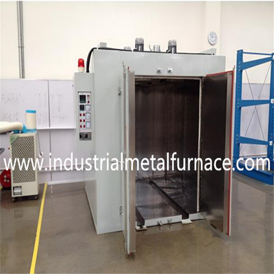 Thiết bị lò treo chủ yếu được khách hàng sử dụng để treo và sấy sản phẩm